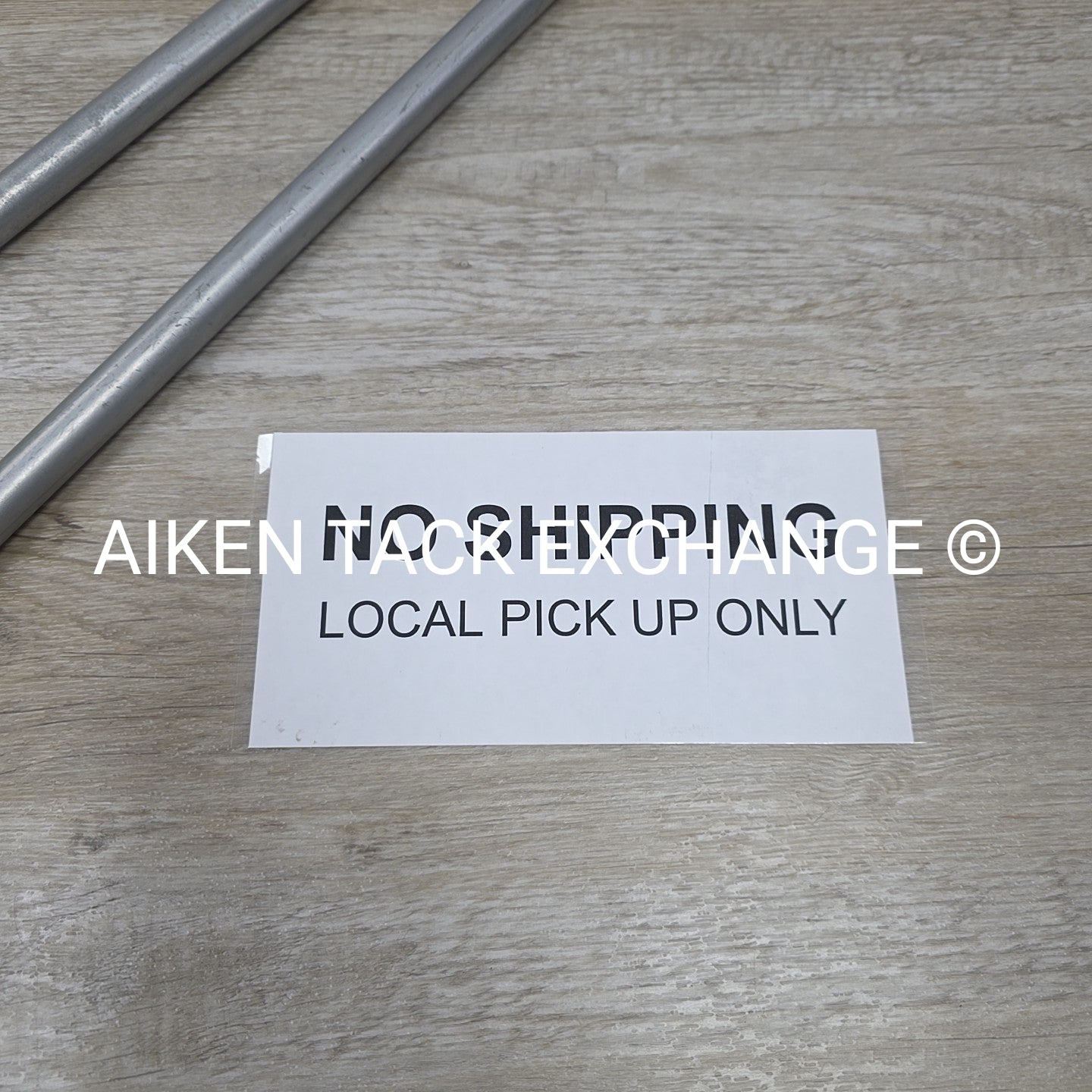 Swinging Metal Blanket Bar Rack with Wall Mounting Bracket