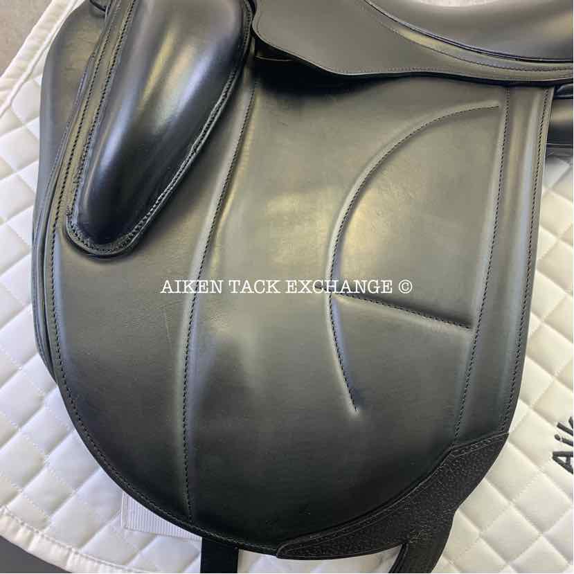 **SOLD** 2021 Arion Monoflap Dressage Saddle, 17" Seat, 1C Flap - Short, Medium Wide/Wide Tree, Foam Panels, Buffalo Leather