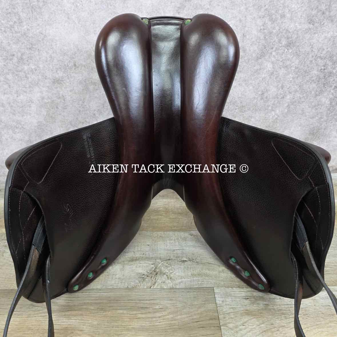 2017 Equipe Synergy Monoflap Jump Saddle, 17.5" Seat, Medium Wide Tree, Foam Panels