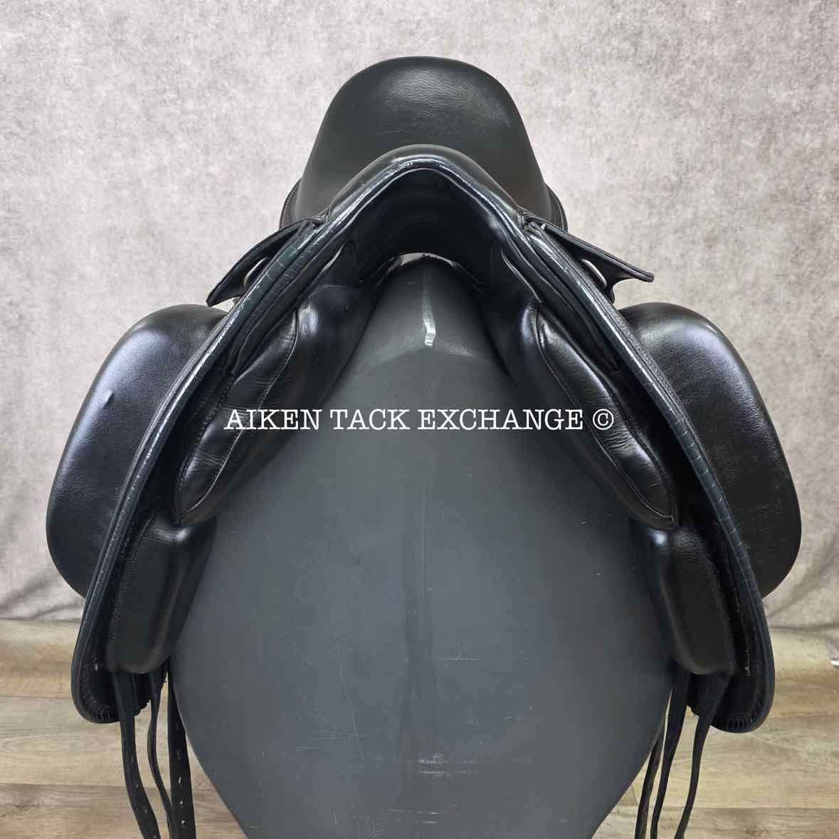Fairfax Elias Monoflap Dressage Saddle, 18" Seat, Adjustable Tree - Changeable Gullet, Wool Flocked Panels