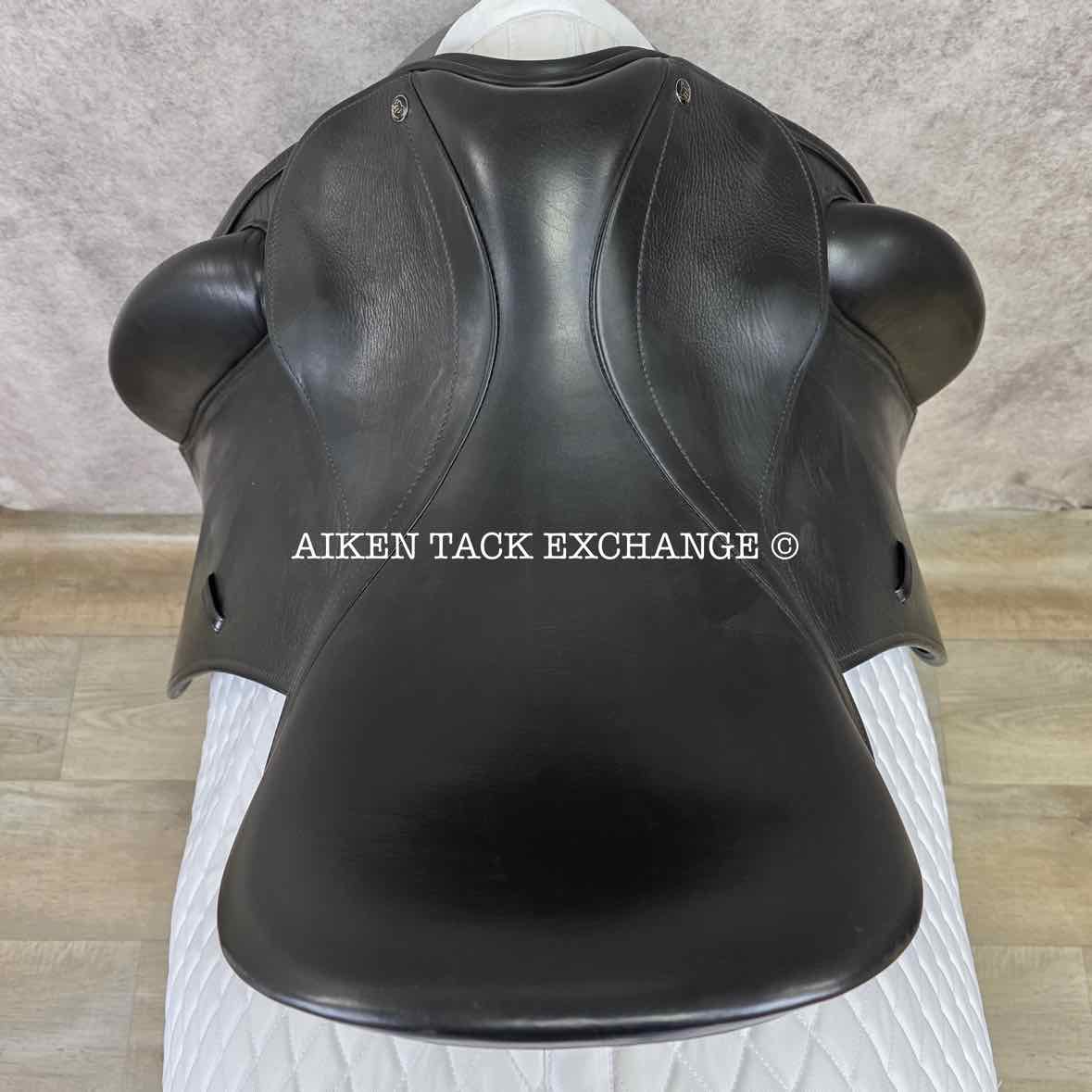 2015 County Perfection Dressage Saddle, 17.5" Seat, Medium Tree, Wool Flocked Panels