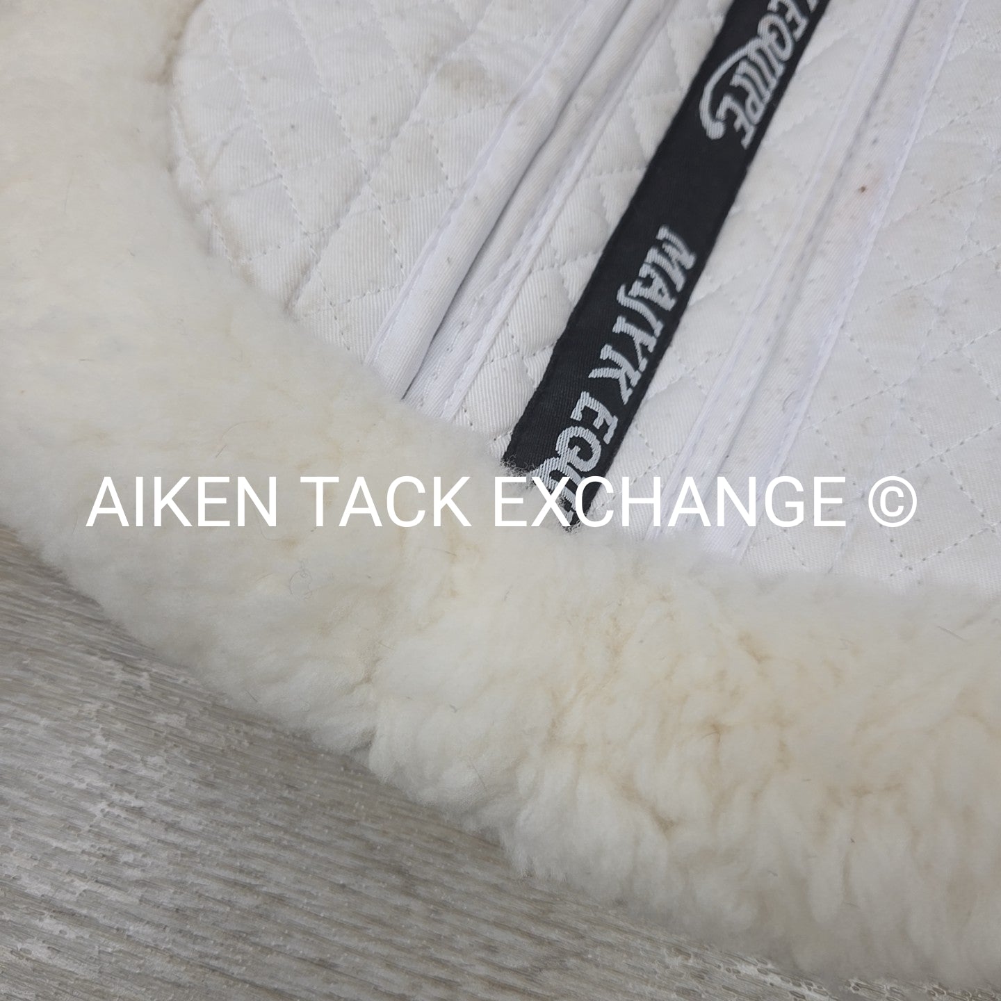 Majyk Equipe Ergonomics Correction Sheepskin Half Pad with Impact Shims, Size Me