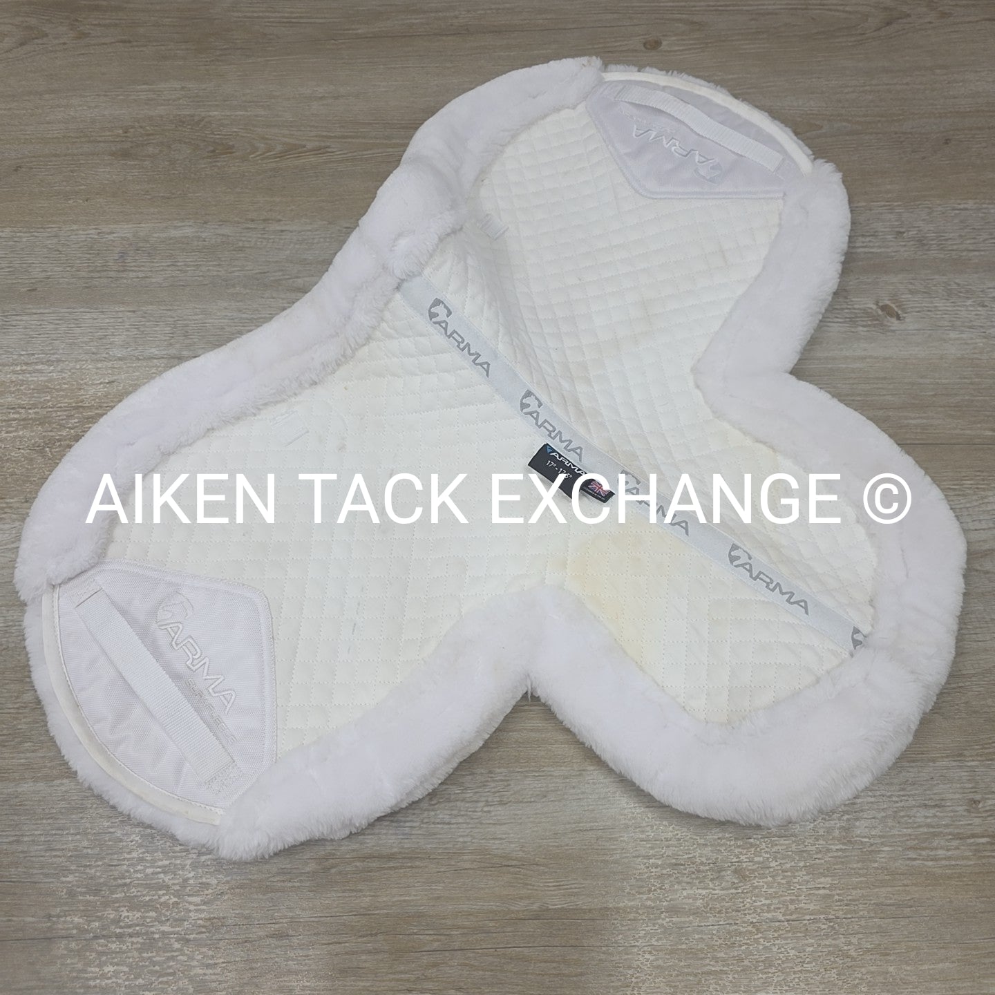 Shires SupaFleece Fully Lined Shaped Saddle Pad, 17"-17.5"