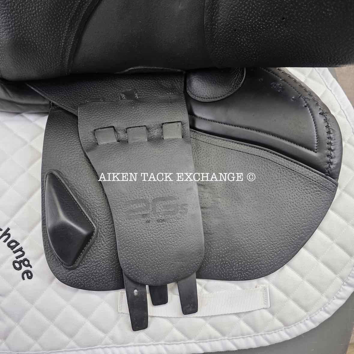 2018 CWD SE25 2GS Close Contact Jump Saddle, 18" Seat, 2C Flap, Medium Tree, Wool Flocked Panels
