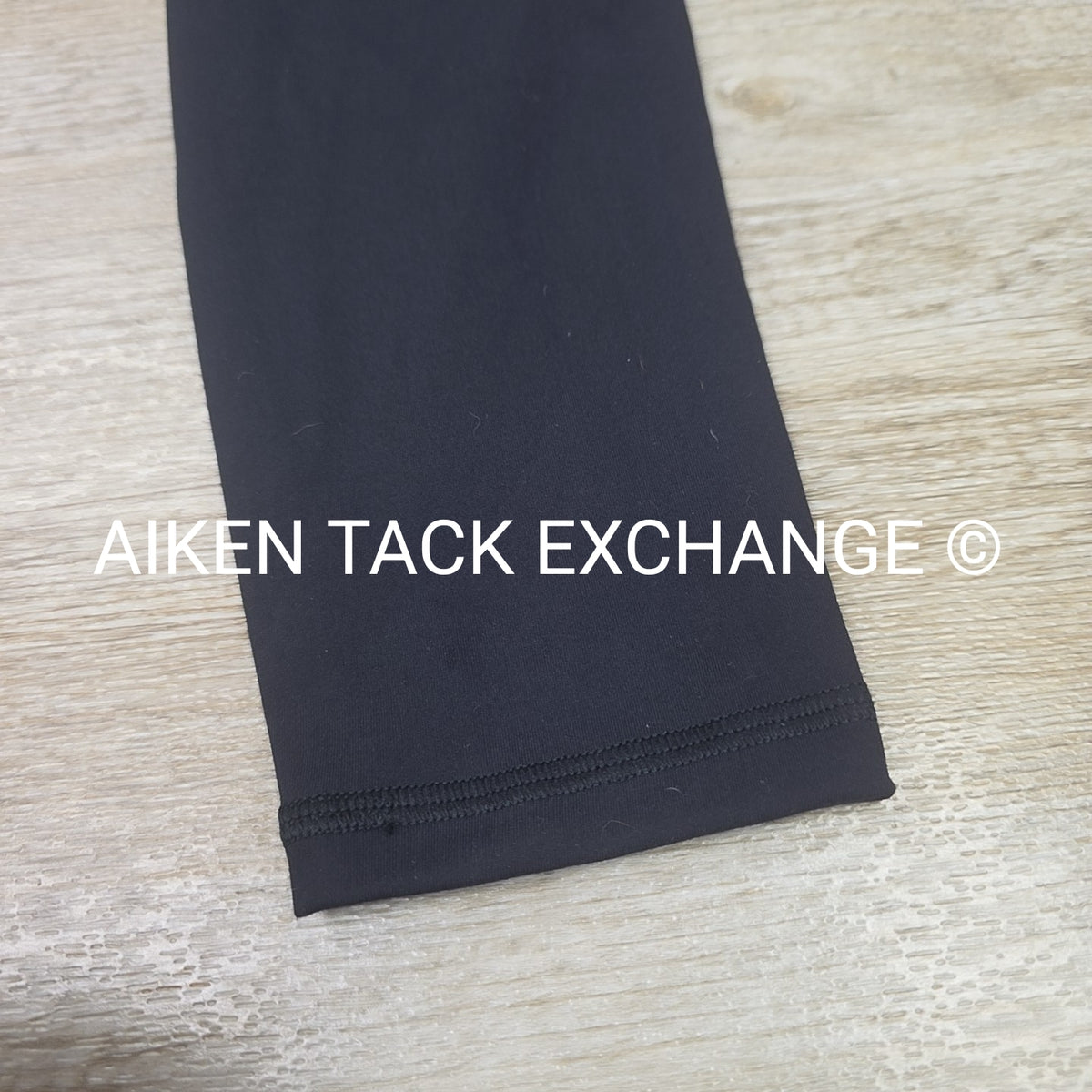 Avalanche Outdoor Supply Co. Compression Leggings, Size Medium