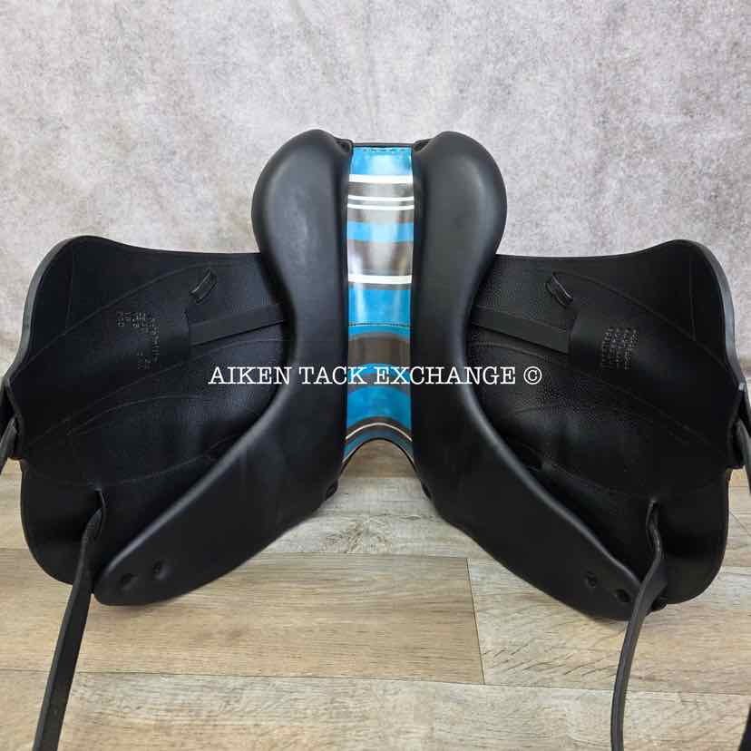**SOLD** 2022 Voltaire Adelaide Monoflap Dressage Saddle, 17.5" Seat, 2AA Flap, Wide Tree, PRO Panels, Full Buffalo Leather