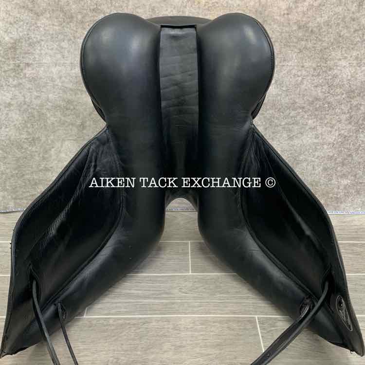 **SOLD** 2016 Custom Saddlery Signature Steffen's Advantage Monoflap Dressage Saddle, 17" Seat, Adjustable Tree, Wool Flocked Panels