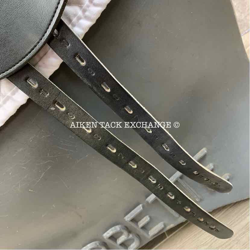 **SOLD** Thorowgood T4 Moveable Block MDR Standard Wither Dressage Saddle, 17.5" Seat, Adjustable Tree - Changeable Gullet, Wool Flocked Panels