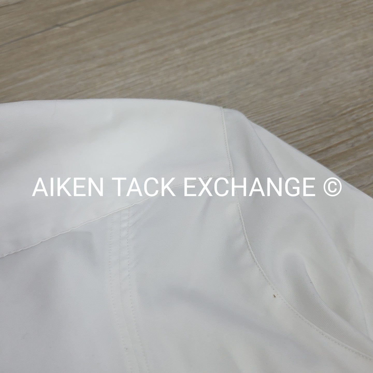 Essex Classics Long Sleeve Show Shirt, Size Medium