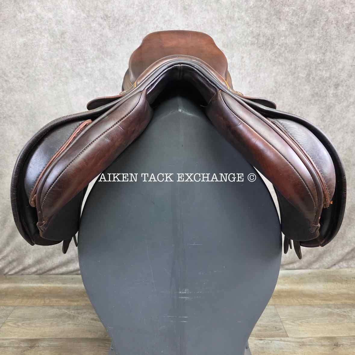 **SOLD** Albion Kontrol Jump Saddle, 18" Seat, Medium Wide Tree, Wool Flocked Panels