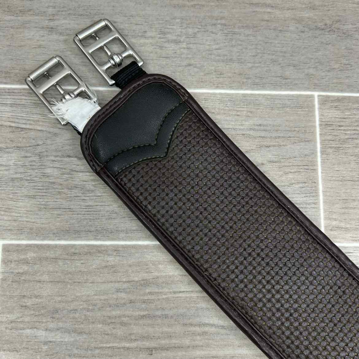 Wintec Chafeless Girth, Brown, 56"