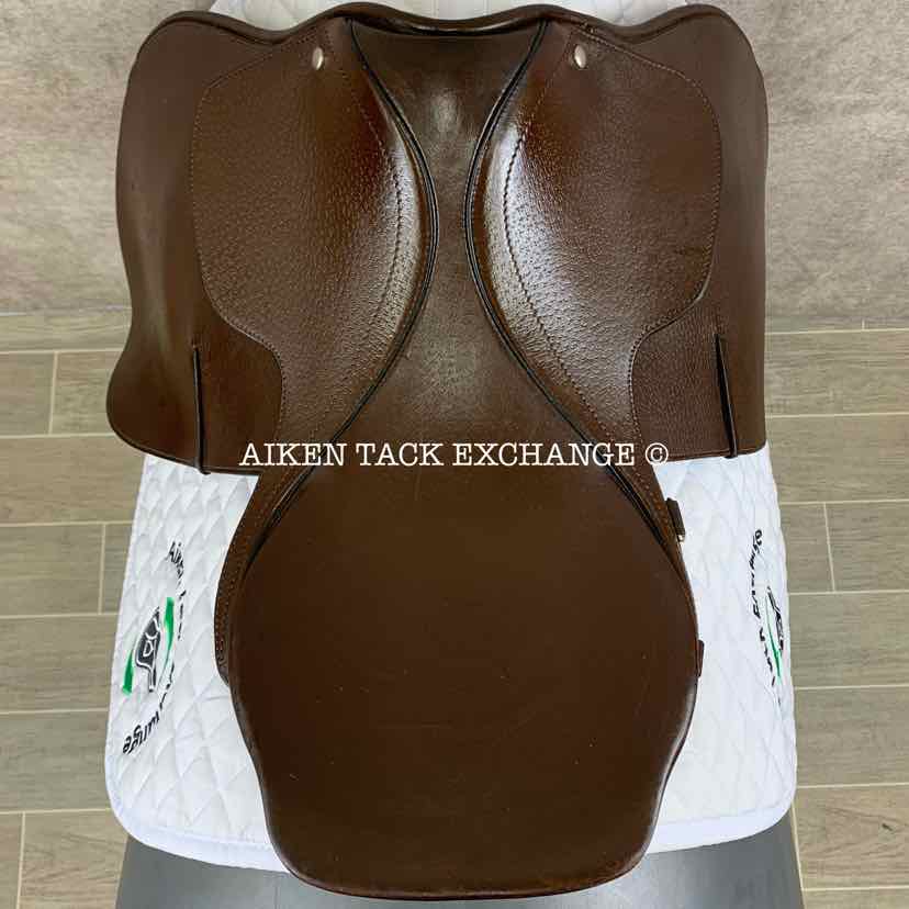BT Crump Intimate Close Contact Jump Saddle, 17.5" Seat, Medium Wide Tree, Foam Panels