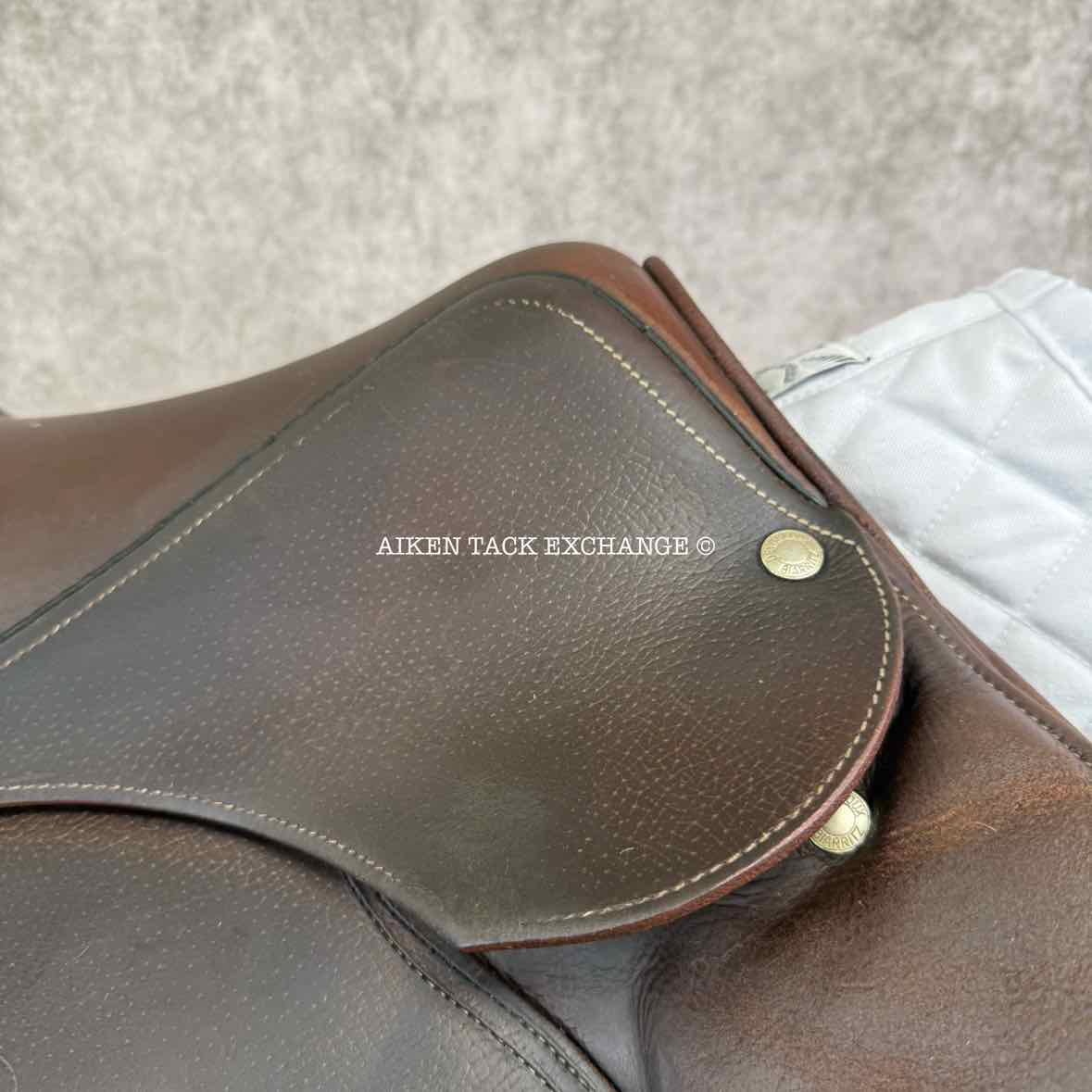 2009 Devoucoux Oldara Close Contact Jump Saddle, 17.5" Seat, 2A Flap, M/MW Tree, Foam Panels