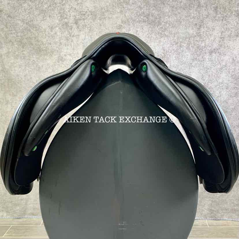 **SOLD** 2018 Equipe Synergy Special Close Contact Jump Saddle, 17.5" Seat, Forward Flap, Medium Wide Tree, Foam Panels
