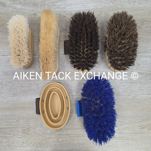 BARGAIN BUNDLE: Decker's Grip It Brush Set, Set of 6