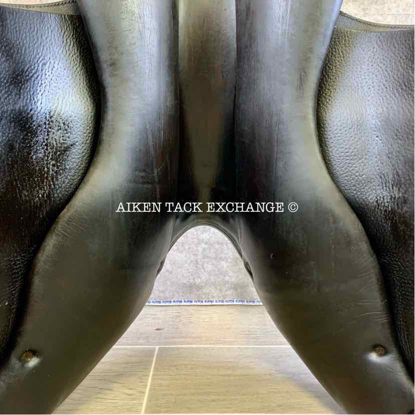2004 Butet L-Seat (Semi Deep) Close Contact Jump Saddle, 18" Seat, 2.25 Flap, Medium Tree, Foam Panels