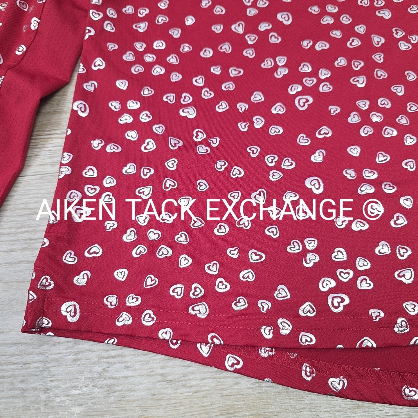 San Soleil SPF Sun Shirt, Red with Silver Hearts, Women's Size Medium