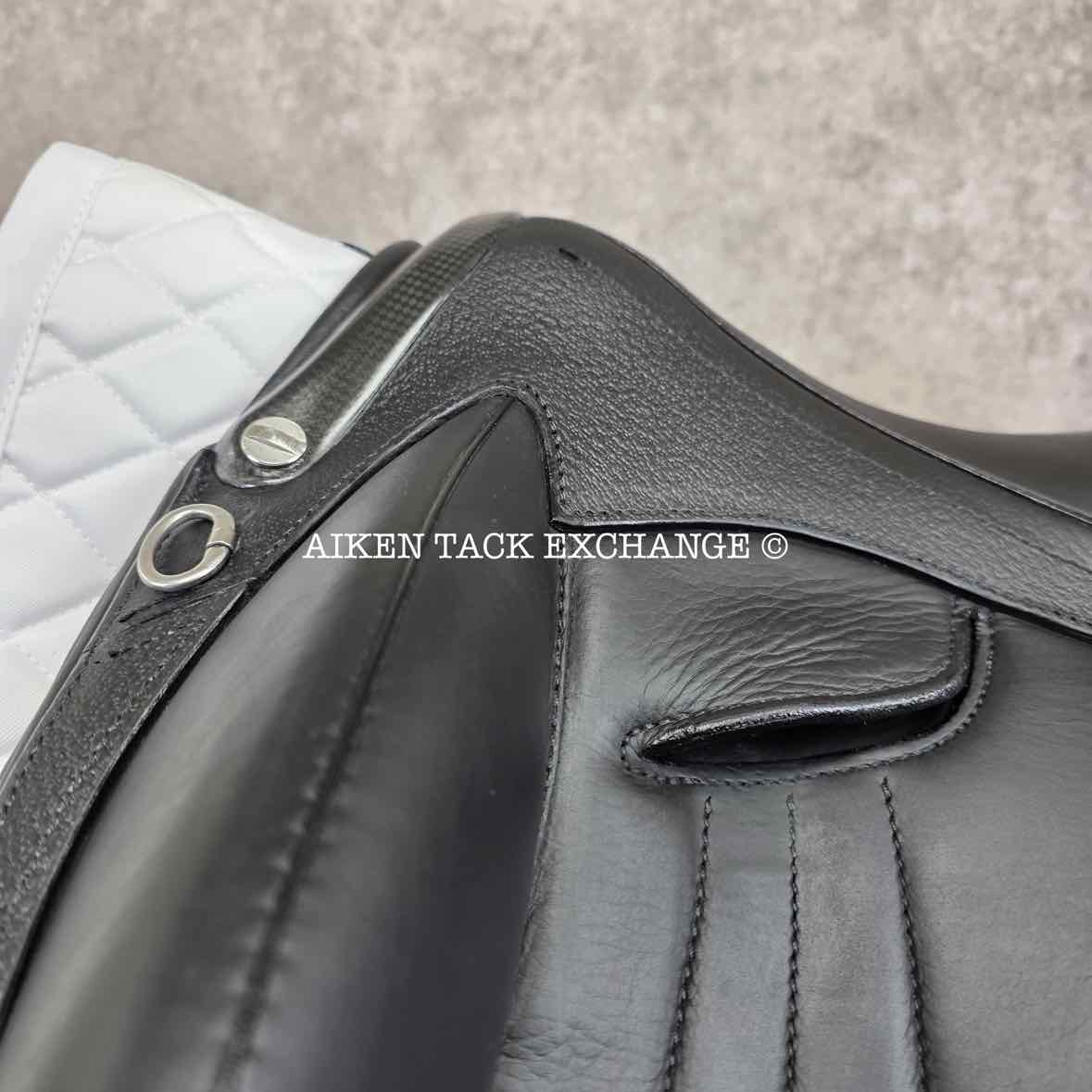 2021 Devoucoux Makila Harmonie Monoflap Dressage Saddle, 17.5" Seat - 002, 2A Flap, Dynamick Tree - Medium, D3D Panels