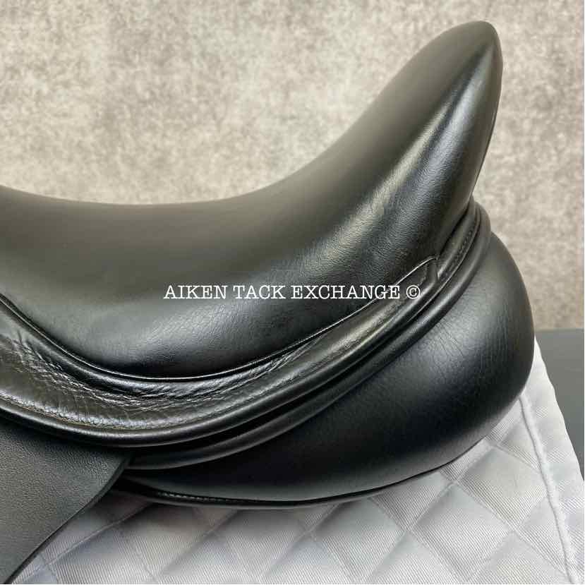 2018 Fairfax Classic Dressage Saddle, 17.5" Seat, Adjustable Tree - Changeable Gullet, Wool Flocked Panels