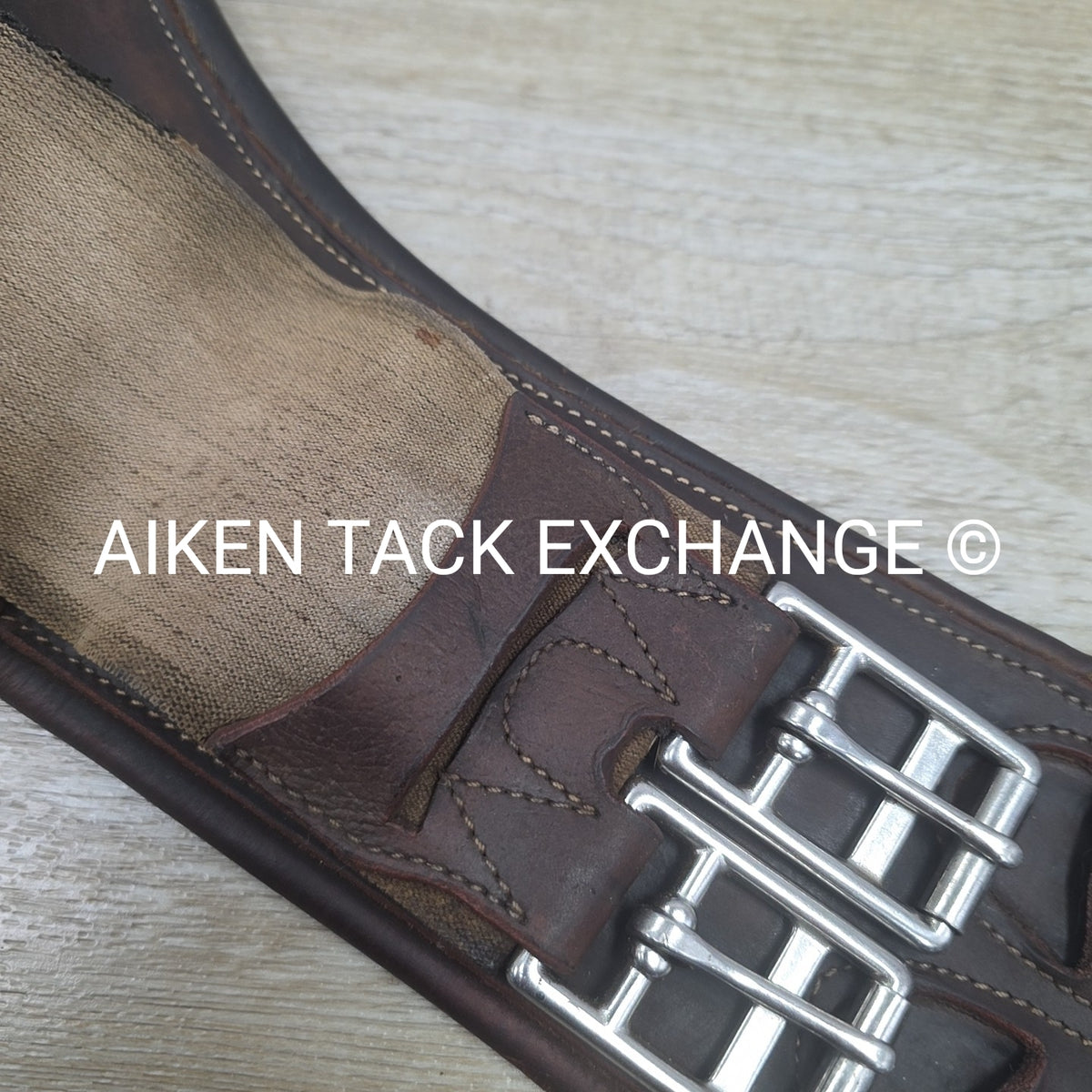 Devoucoux V-Strap Girth, Brown, 24" (has blemishes)