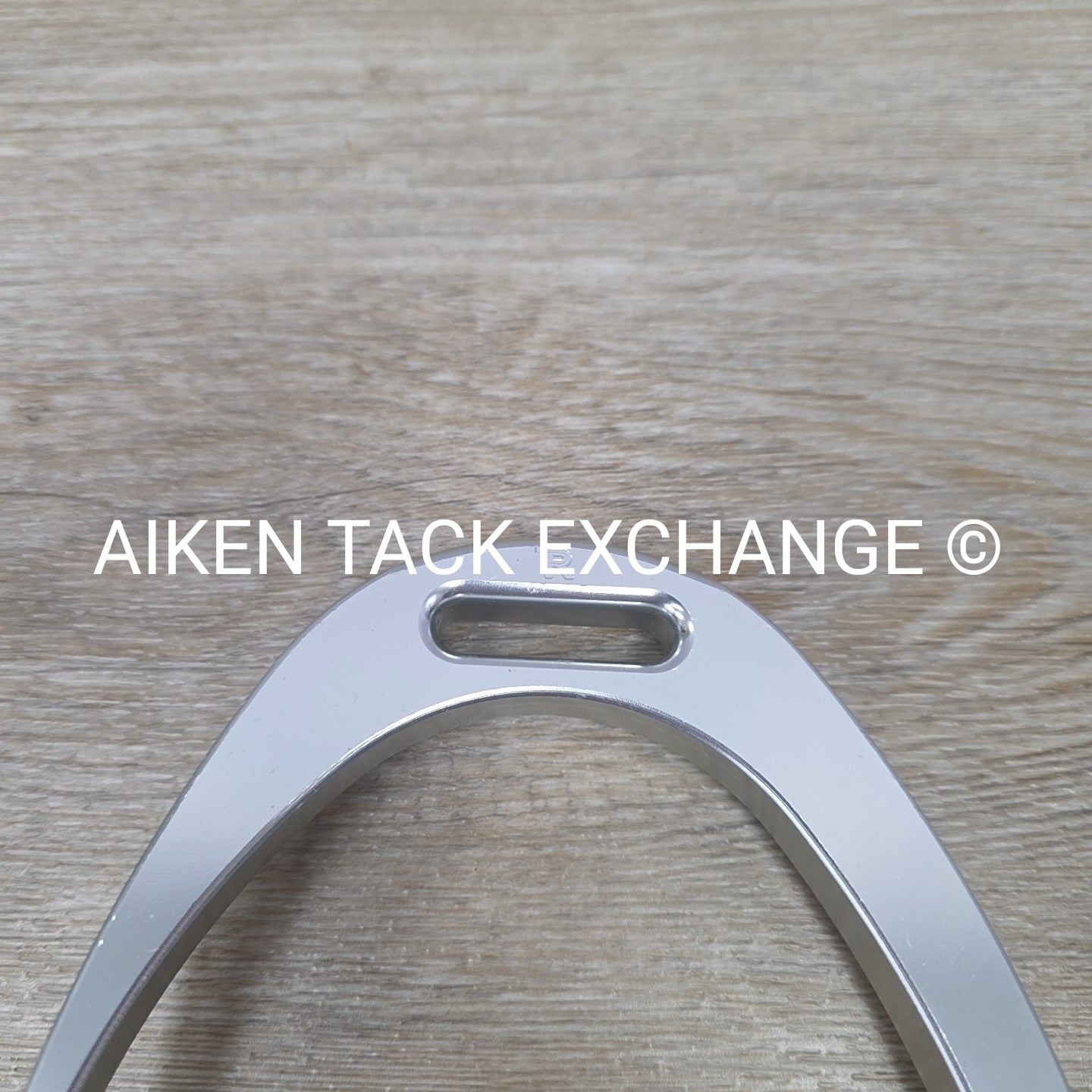 Stubben Maxi Grip Aluminum Stirrup Irons, 4.75"