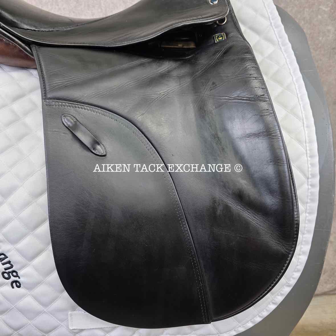 **SOLD** Stubben Romanus Extra CL Dressage Saddle, 18" Seat, 32cm Tree - Wide, Wool Flocked Panels