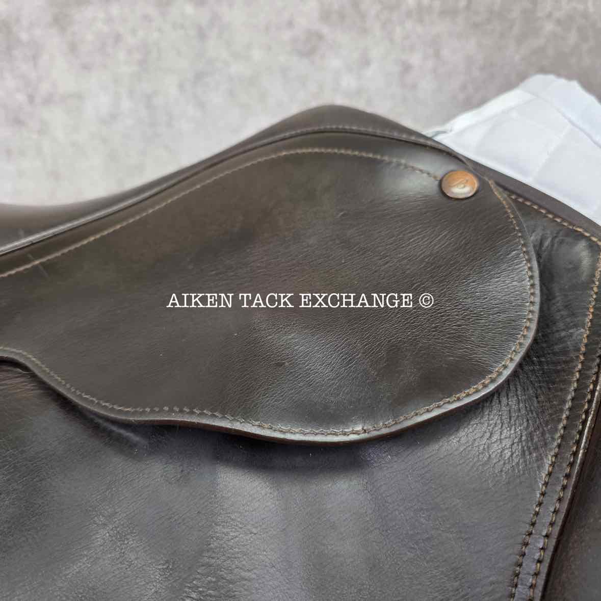 2006 Bates Close Contact Jump Saddle, 17.5" Seat, Adjustable Tree - Changeable Gullet, Wool Flocked Panels