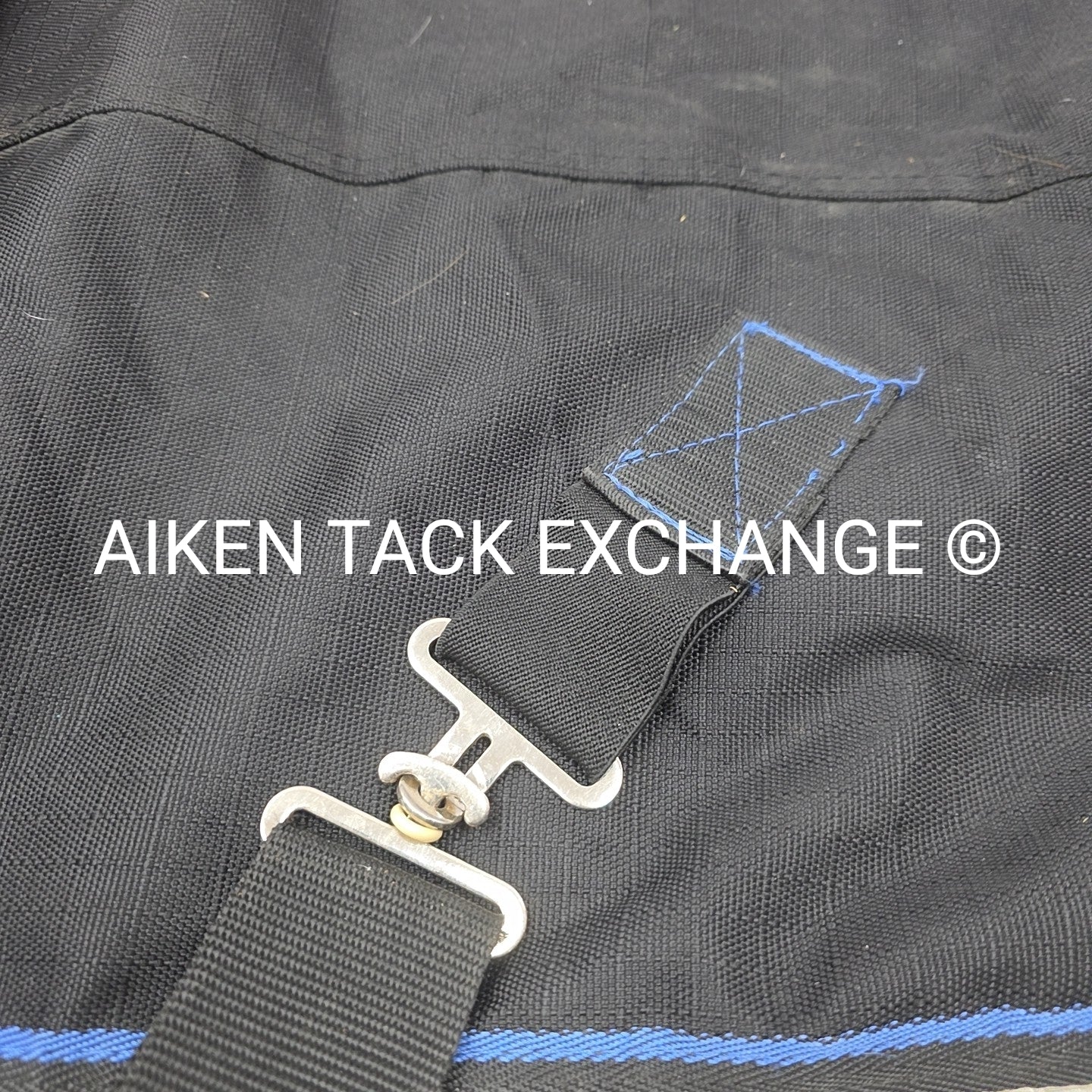 Horze Avalance Medium Weight Turnout Blanket, Size 72"