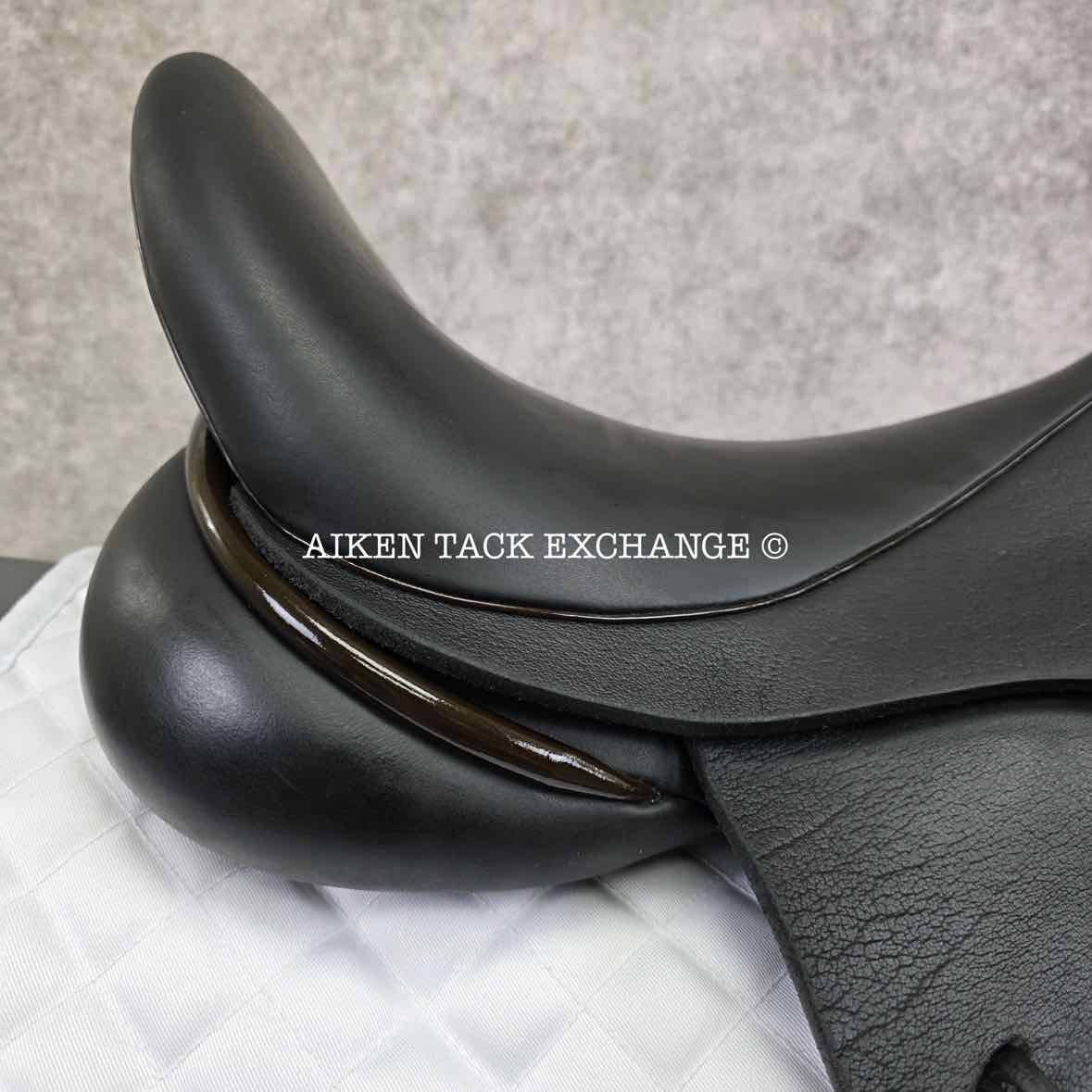 **SOLD** Dresch Phoenix Dressage Saddle, 18" Seat, Short Flap, Wide Tree, Wool Flocked Panels