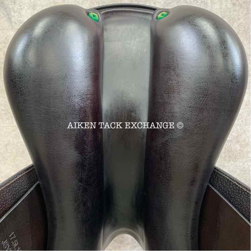 **SOLD** 2018 Equipe Synergy Special Close Contact Jump Saddle, 17.5" Seat, Forward Flap, Medium Wide Tree, Foam Panels