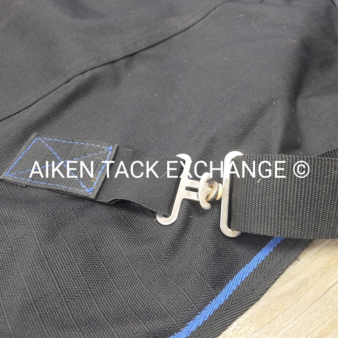 Horze Avalance Medium Weight Turnout Blanket, Size 72"