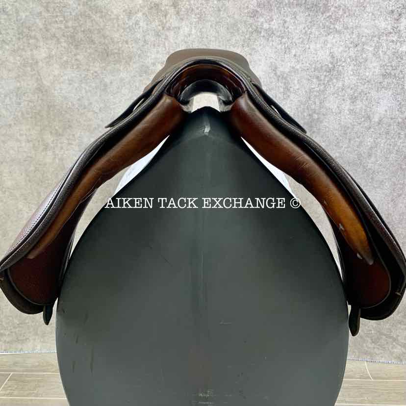 Majestic Supreme Close Contact Saddle, 17" Seat, Medium/Medium Narrow Tree, Foam Panels