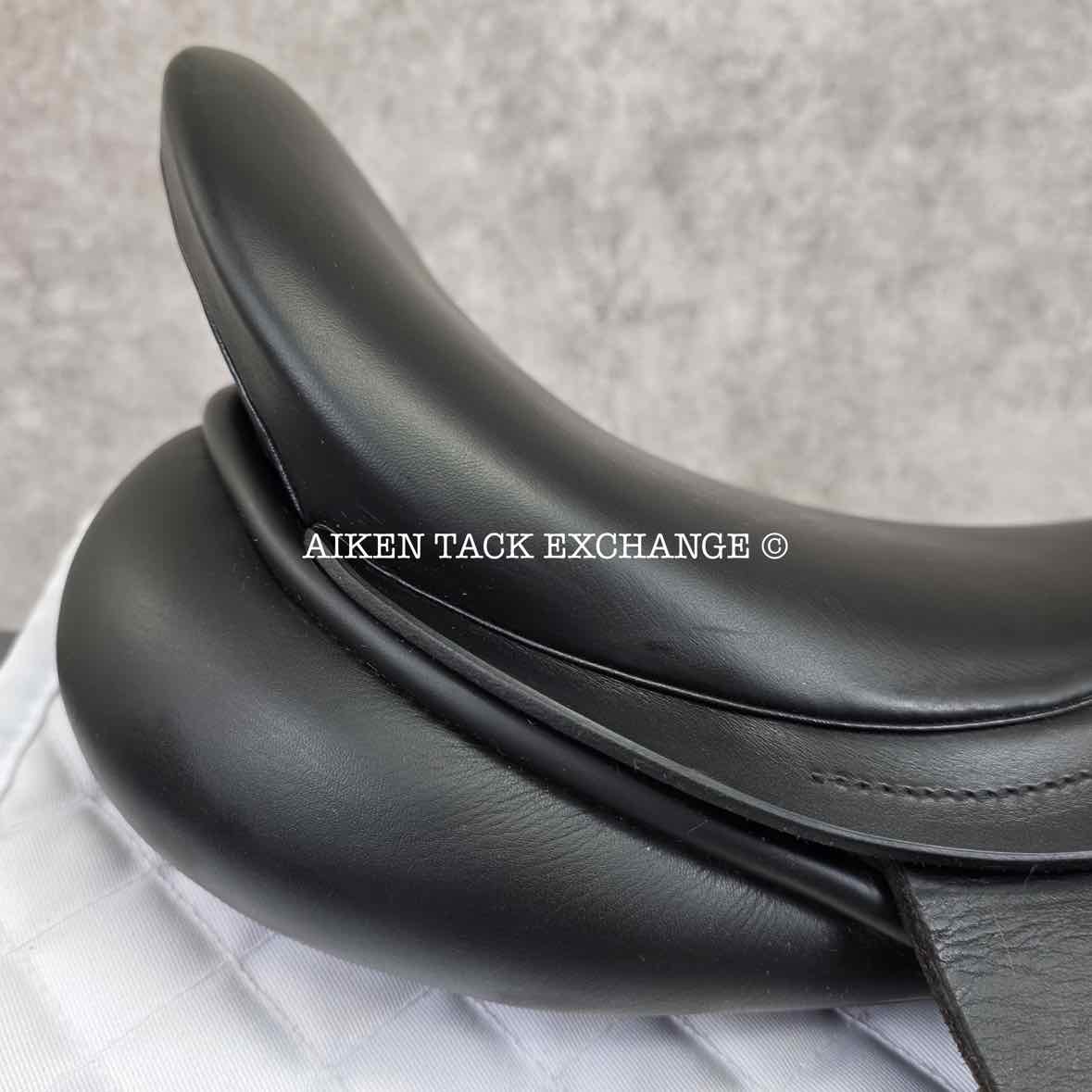 **SOLD** 2016 County Competitor Dressage Saddle, 18" Seat, Narrow Tree, Wool Flocked Skid Row Panels
