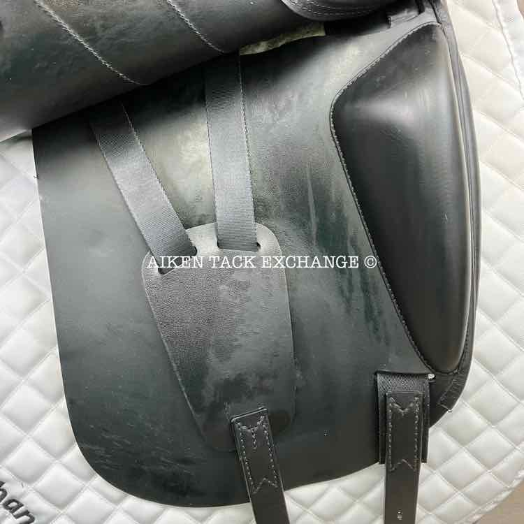 **SOLD** 2021 Amerigo Vega Dressage Deluxe Special Saddle, 18" Seat, Medium Wide Tree, Wool Flocked Panels