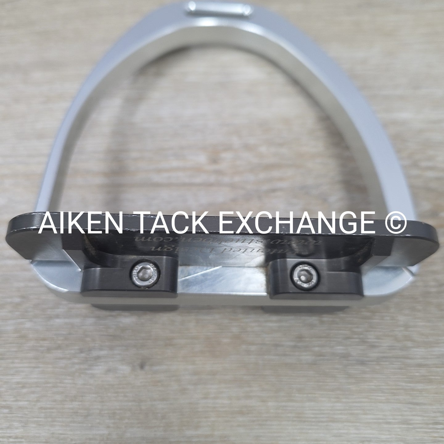 Stubben Maxi Grip Aluminum Stirrup Irons, 4.75"