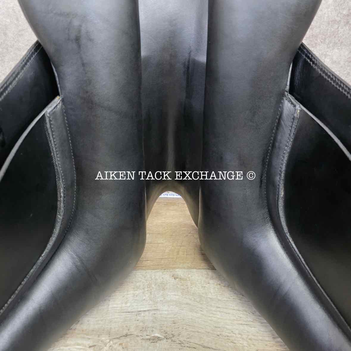 2015 MacRider Lexington Dressage Saddle, 17.5" Seat, Medium Tree, Wool Flocked Panels