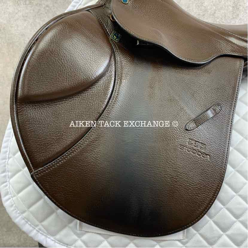 2011 Stubben Artus CS Deluxe Jump Saddle, 18" Seat, 28 cm Tree - Medium, Wool Flocked Panels