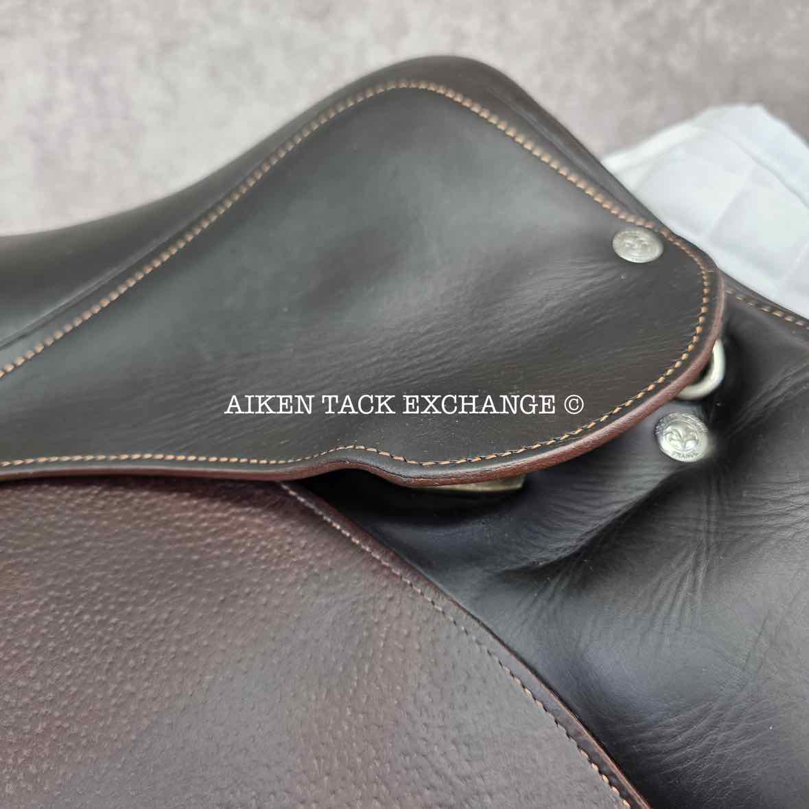 2015 Voltaire Stuttgart Jump Saddle, 17.5" Seat, 3A Flap, Medium Tree, PRO Panels