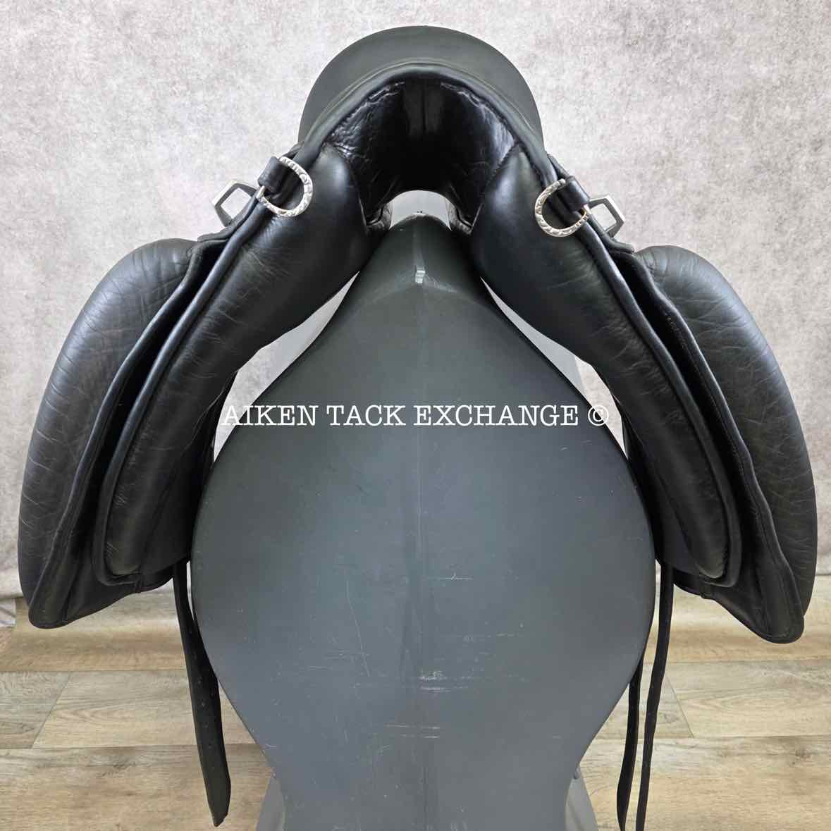 Zaldi Luso Deluxe Portuguese Dressage Saddle, 17" Seat, M/MW Tree, Wool Flocked Panels, Comes with Matching Tack & Accessories