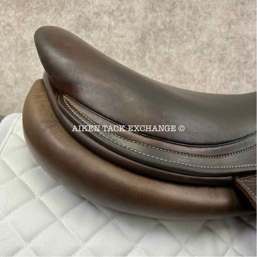 **SOLD** 2013 Voltaire Palm Beach Close Contact Jump Saddle, 17" Seat, 2A Flap, Medium Wide Tree, FIN Panels, Full Buffalo Leather