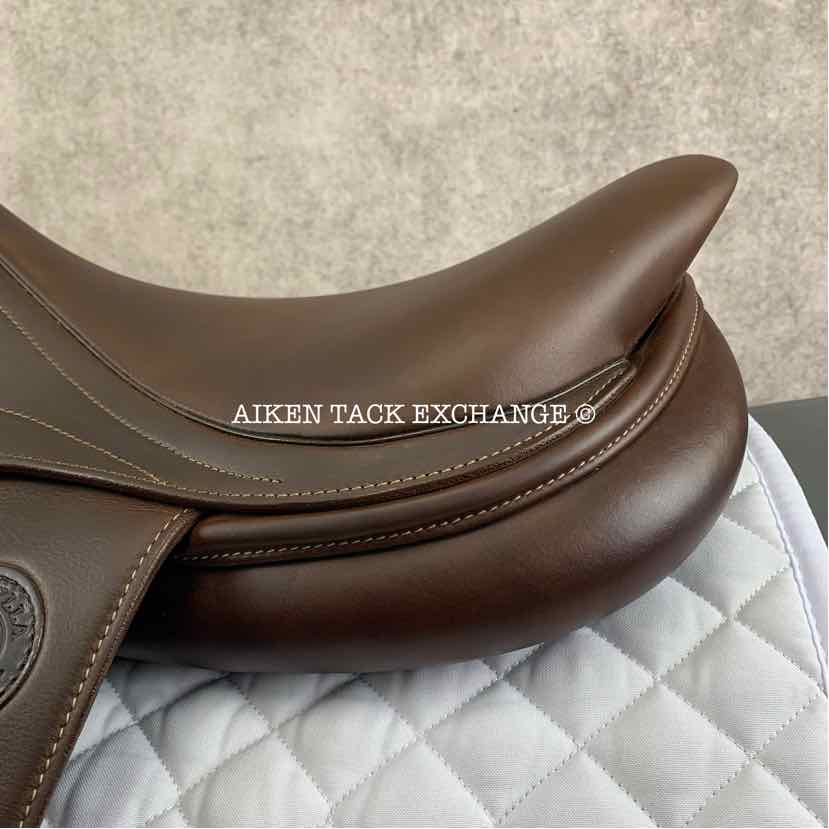 **SOLD** 2021 Antares Signature Skylla Close Contact Jump Saddle, 17.5" Seat, 3A Flap, Medium Tree, Foam Pro Panels