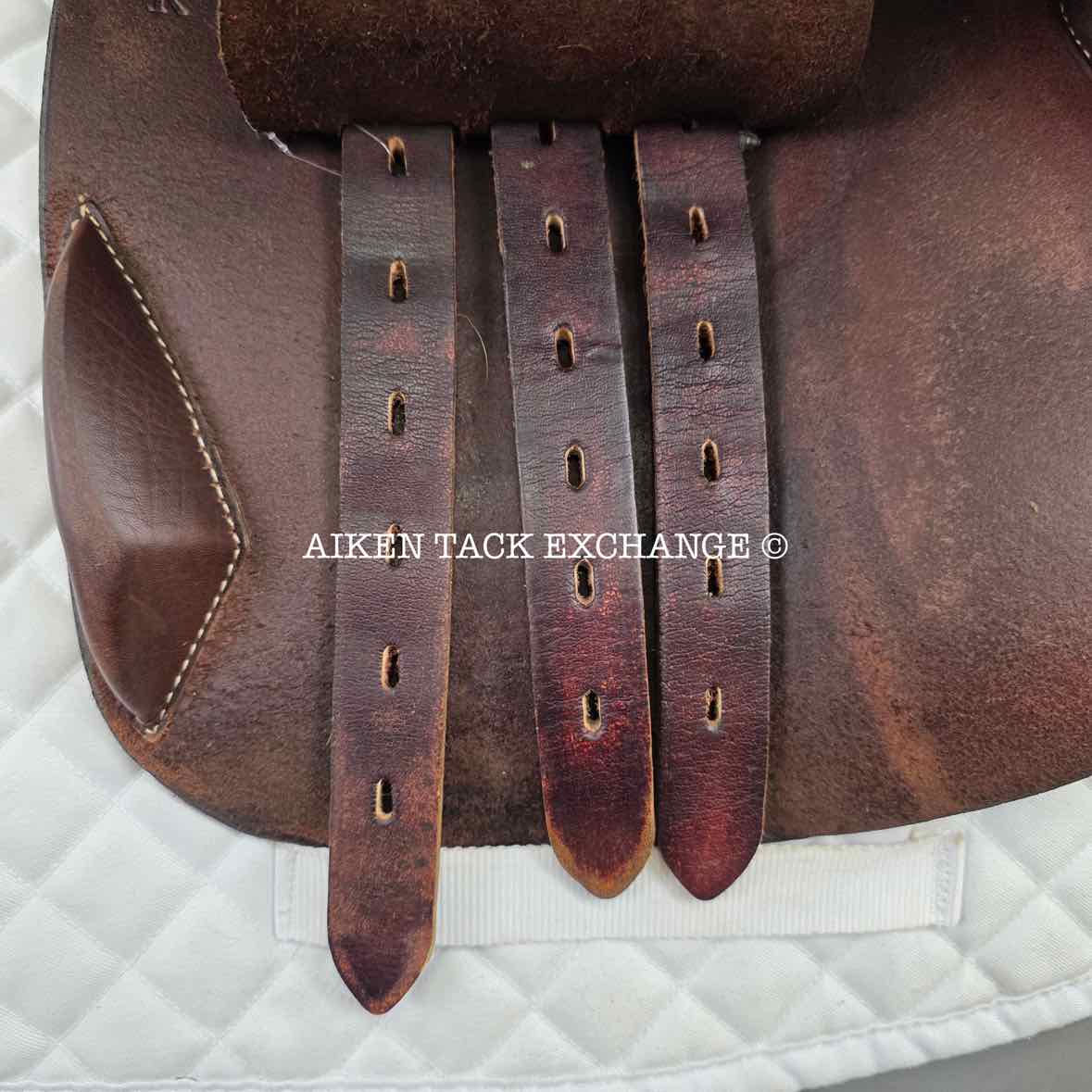 Circuit by Dover Saddlery Close Contact Jump Saddle, 17" Seat, Medium Tree, Foam Panels