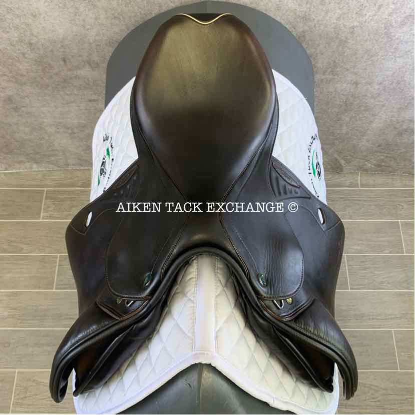 **SOLD** 2020 Prestige Versailles Close Contact Jump Saddle, 16" Seat, 34 Tree - M/MW, Wool Flocked Panels