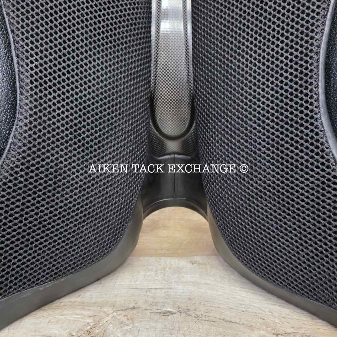 2022 Devoucoux Makila Harmonie Monoflap Dressage Saddle, 17.5" Seat - 002, 2A Flap, Dynamick Tree - Medium, D3D Panels, Full Buffalo Leather