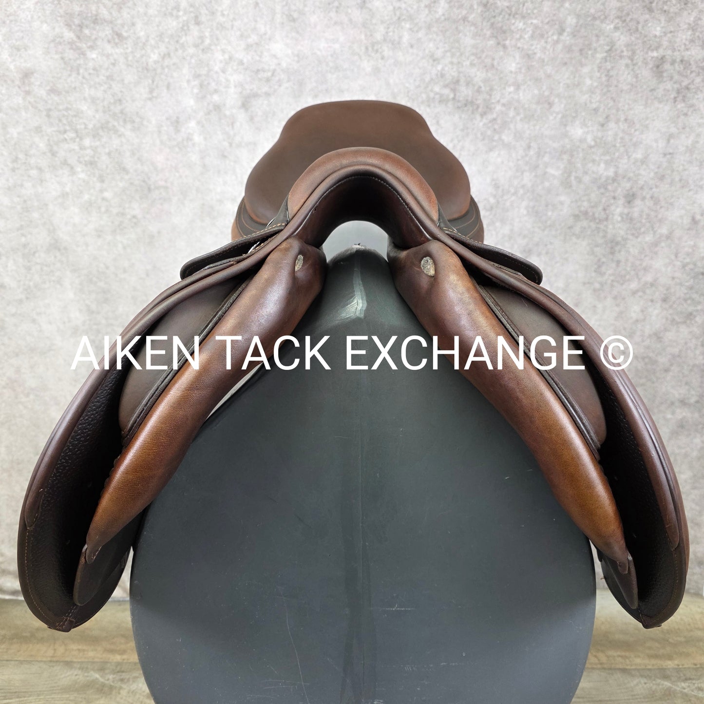 **SOLD** 2012 CWD SE02 Close Contact Jump Saddle, 16.5" Seat, 2L Flap, Medium Tree, Foam Panels