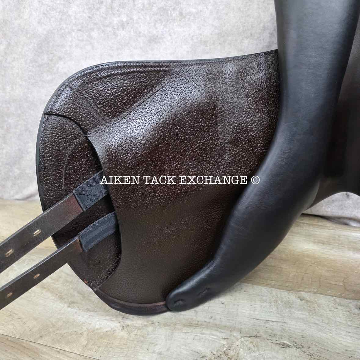 **SOLD** 2023 Amerigo Vega Salto Monoflap Jump Saddle, 17" Seat, Medium Tree, Wool Flocked Panels