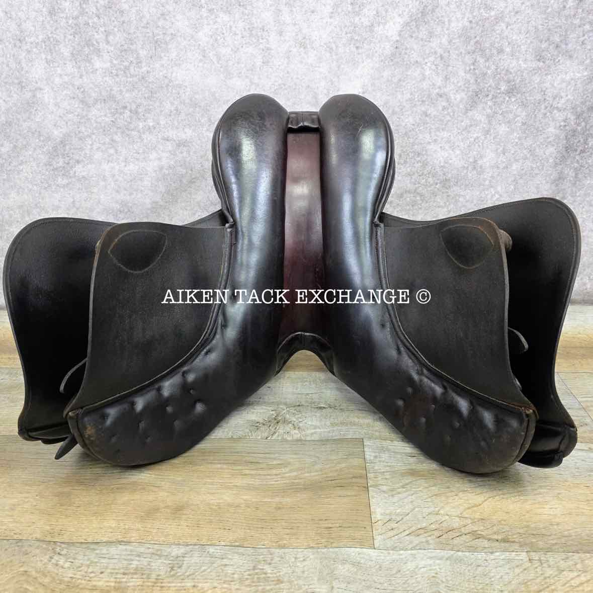 2005 County Conquest Jump Saddle, 18" Seat, Medium Tree, Wool Flocked Panels
