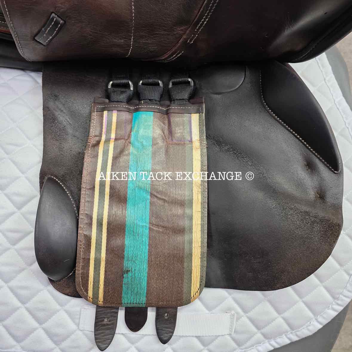 2011 Voltaire Palm Beach Close Contact Jump Saddle, 17.5" Seat, 2A Flap, Medium Wide Tree, PRO Panels, Full Buffalo Leather