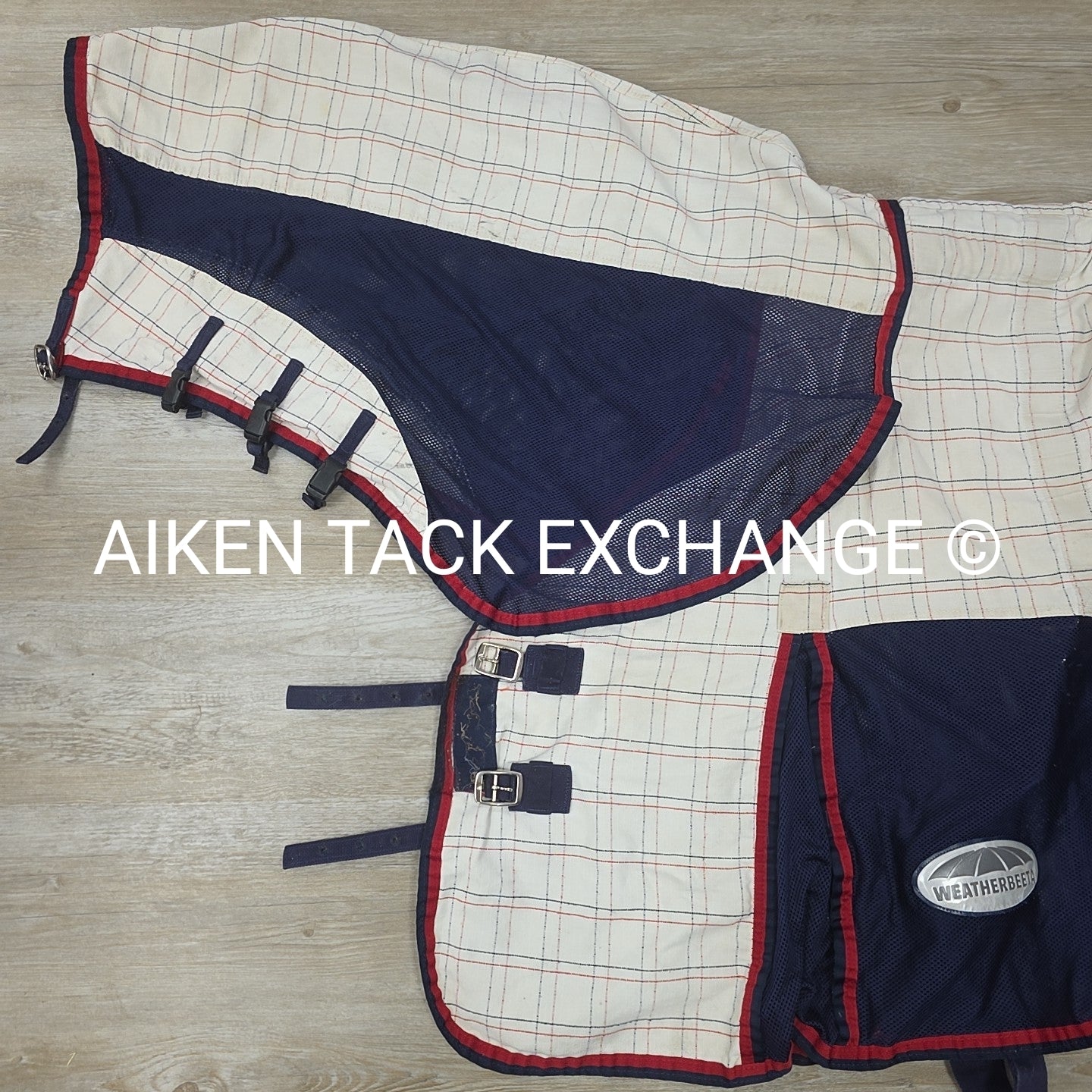 Weatherbeeta Breeze with Surcingle Combo Neck, 75" (has blemishes)