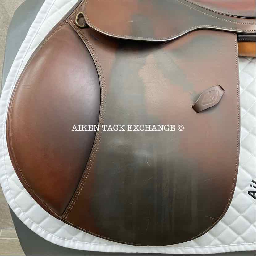 HDR Pro A/O Close Contact Jump Saddle, 17.5" Seat, M/MW Tree, Foam Panels